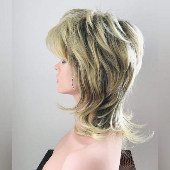 Layered Blonde/Black Mix “Put On & Go”  Synthetic Wig for Daily Wear/Events - Picture 5 of 6